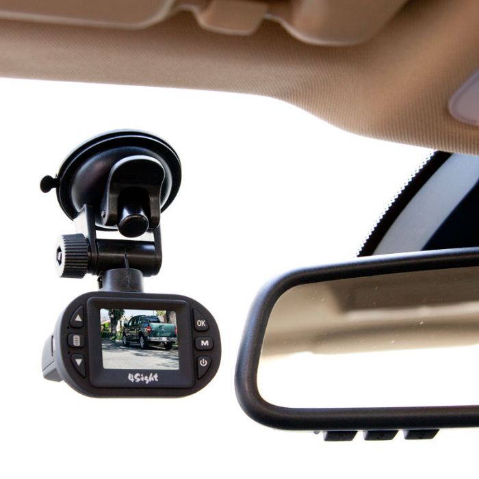 This GPS Small Dashcam Has a 2-Inch LCD Display